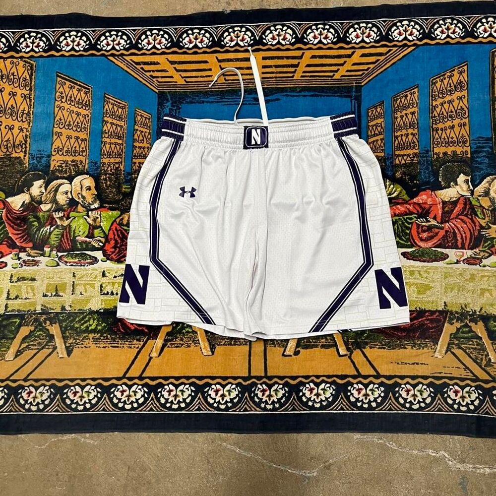 Under Armour northwestern wildcats basketball shorts Size Large 7" inseam ncaa